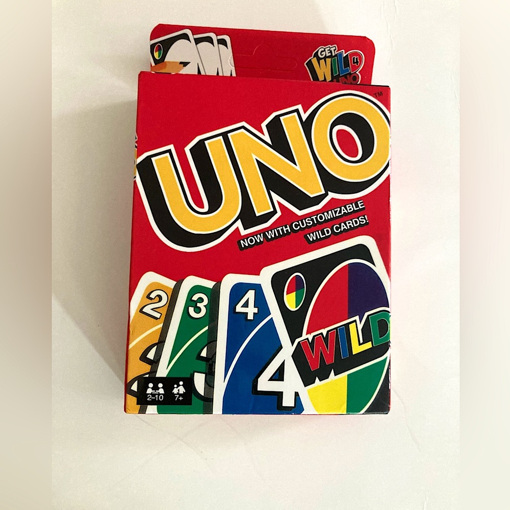 Mattel UNO Customizable Card Game Family Game Night Cards